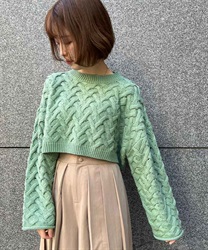 Cropped length knit Pullover