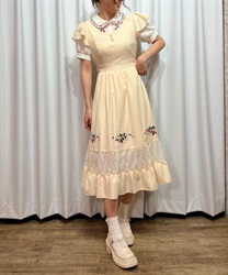Strawberry embroidery Dress(Cream-F)