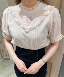 Frame embroidery Blouse