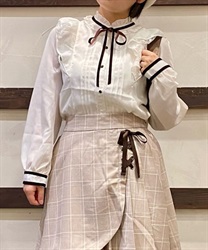 Frill Blouse with velor ribbon