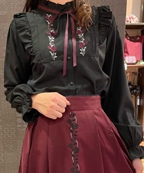 Rose embroidery high -neck Blouse(Black-M)