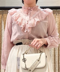Antique -style frill Blouse