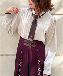 With emblem embroidery tie Blouse(Beige-M)