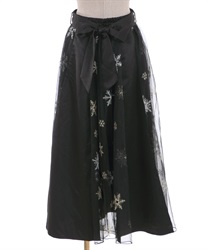 Snow crystal embroidery skirt(Black-Free)