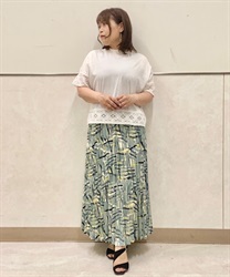 Total pattern pleated Skirt