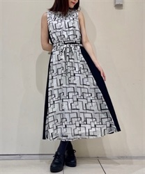 Stand neck Dress with thin Belt