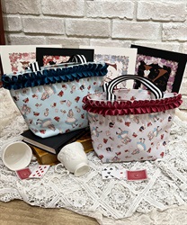 Lunch tote bag with frills