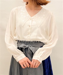 Flower embroidery collar Blouse