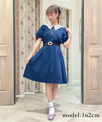 Puff sleeves with lace collar demin dress